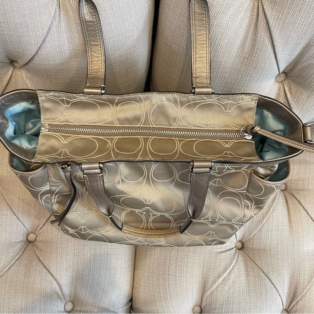 COACH Metallic Gold And Light khaki SIGNATURE Monogram TOTE Diaper Bag No strap - Picture 5 of 16